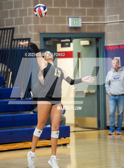 Thumbnail 2 in Regis Jesuit vs Arapahoe (Dakota Ridge Varsity Tournament) photogallery.