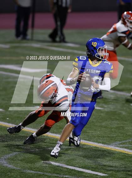 Thumbnail 3 in Lakes @ Stadium photogallery.
