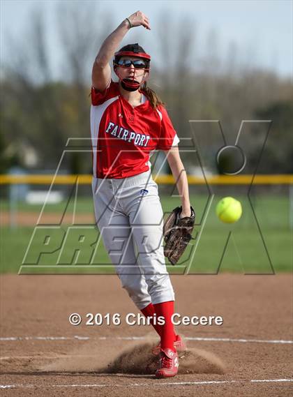 Thumbnail 1 in Fairport @ Gates Chili photogallery.