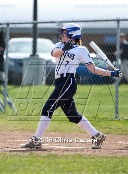 Thumbnail 3 in Fairport @ Gates Chili photogallery.