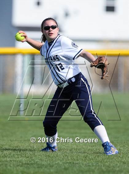 Thumbnail 1 in Fairport @ Gates Chili photogallery.