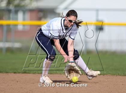 Thumbnail 3 in Fairport @ Gates Chili photogallery.