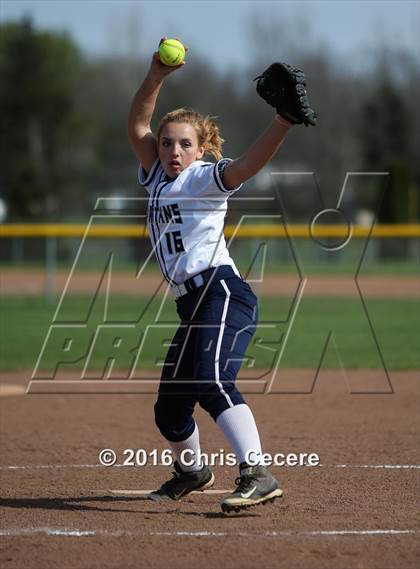 Thumbnail 2 in Fairport @ Gates Chili photogallery.