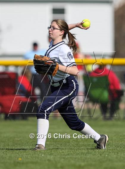 Thumbnail 3 in Fairport @ Gates Chili photogallery.