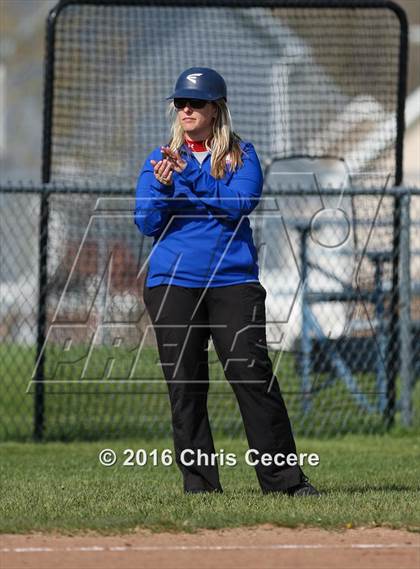 Thumbnail 3 in Fairport @ Gates Chili photogallery.