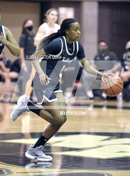 Thumbnail 2 in Aliso Niguel vs. Sierra Canyon photogallery.