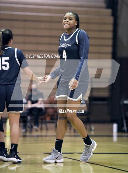 Thumbnail 2 in Aliso Niguel vs. Sierra Canyon photogallery.