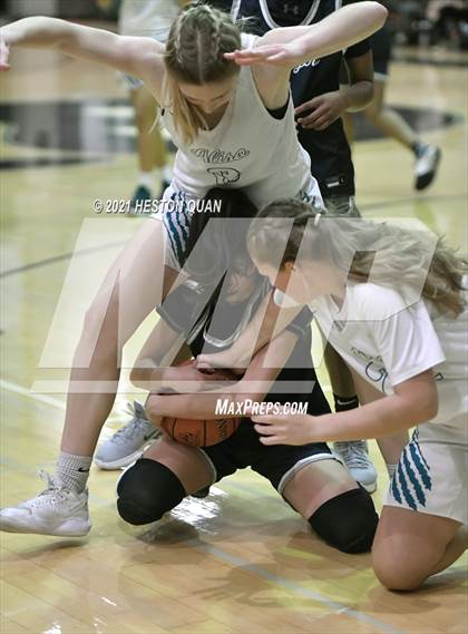 Thumbnail 3 in Aliso Niguel vs. Sierra Canyon photogallery.