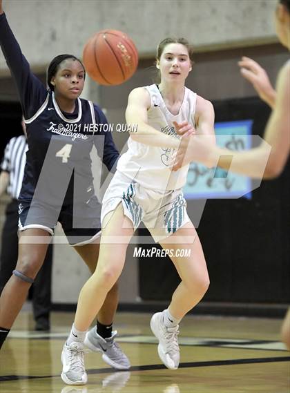 Thumbnail 1 in Aliso Niguel vs. Sierra Canyon photogallery.