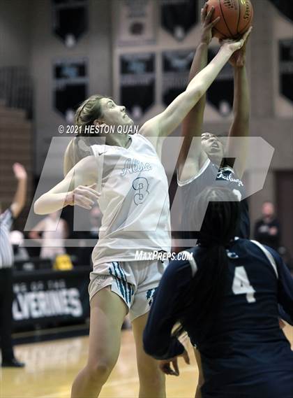 Thumbnail 2 in Aliso Niguel vs. Sierra Canyon photogallery.
