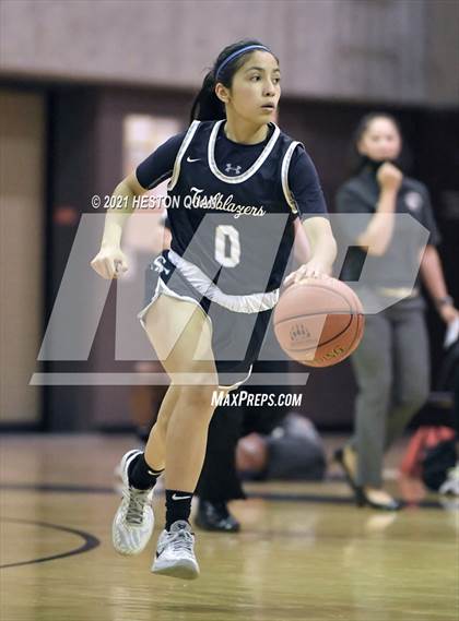 Thumbnail 1 in Aliso Niguel vs. Sierra Canyon photogallery.