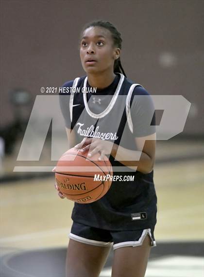Thumbnail 1 in Aliso Niguel vs. Sierra Canyon photogallery.