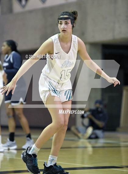 Thumbnail 2 in Aliso Niguel vs. Sierra Canyon photogallery.