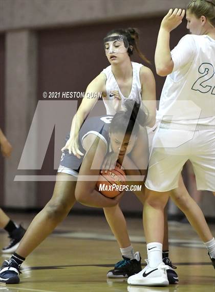 Thumbnail 3 in Aliso Niguel vs. Sierra Canyon photogallery.