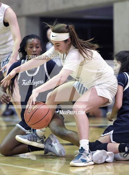Thumbnail 2 in Aliso Niguel vs. Sierra Canyon photogallery.
