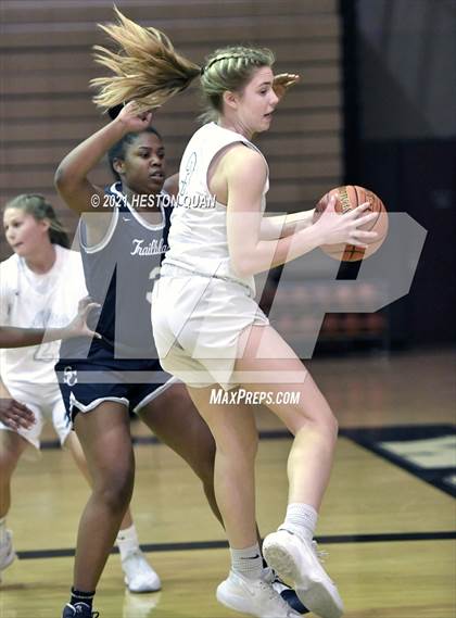Thumbnail 2 in Aliso Niguel vs. Sierra Canyon photogallery.