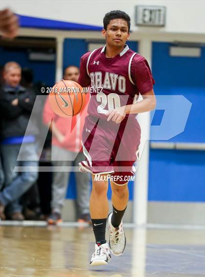 Thumbnail 2 in Canoga vs. Bravo (CIF D4 Final) photogallery.