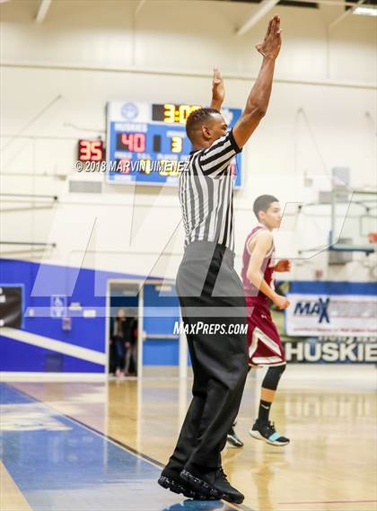 Thumbnail 1 in Canoga vs. Bravo (CIF D4 Final) photogallery.