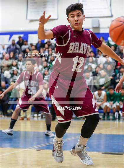 Thumbnail 2 in Canoga vs. Bravo (CIF D4 Final) photogallery.