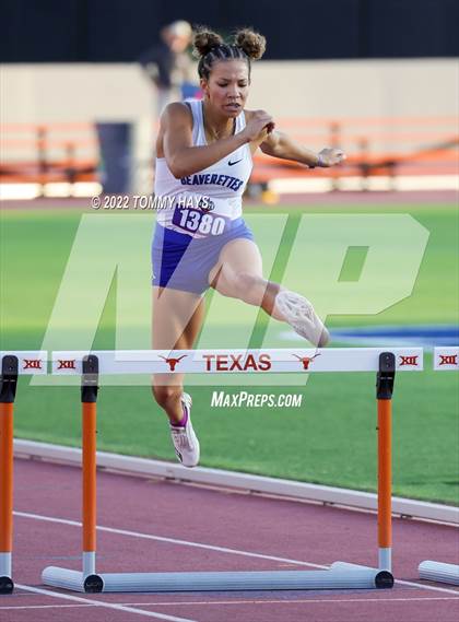 Thumbnail 3 in UIL 2A State Track Meet photogallery.