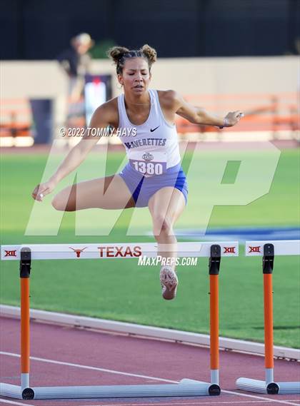 Thumbnail 3 in UIL 2A State Track Meet photogallery.
