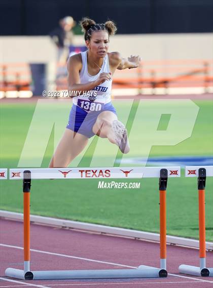 Thumbnail 1 in UIL 2A State Track Meet photogallery.