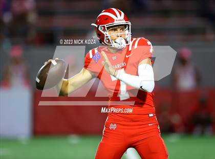 Thumbnail 2 in Creekside vs. Mater Dei photogallery.
