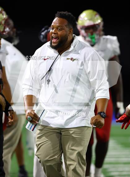 Thumbnail 2 in Creekside vs. Mater Dei photogallery.