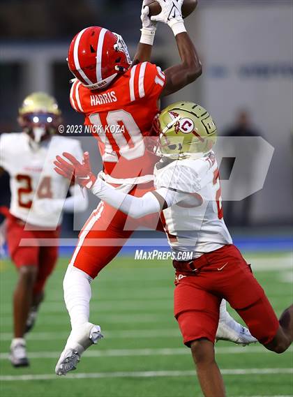 Thumbnail 2 in Creekside vs. Mater Dei photogallery.