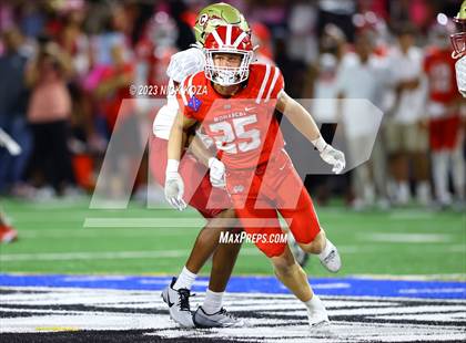 Thumbnail 3 in Creekside vs. Mater Dei photogallery.