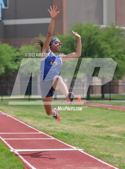 Thumbnail 1 in UIL 5A District 7 & 8 Area Track Championship (Girls Field Events) photogallery.