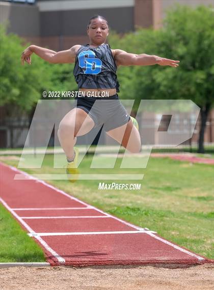 Thumbnail 3 in UIL 5A District 7 & 8 Area Track Championship (Girls Field Events) photogallery.
