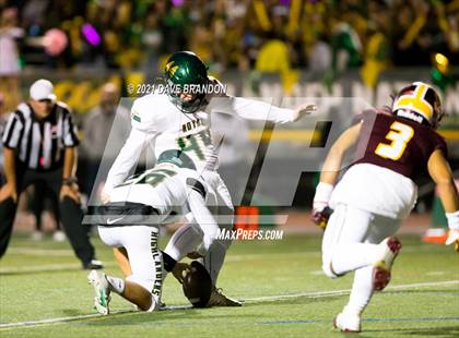 Thumbnail 2 in Royal @ Simi Valley photogallery.