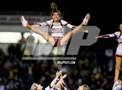 Thumbnail 1 in Royal @ Simi Valley photogallery.