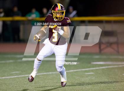Thumbnail 3 in Royal @ Simi Valley photogallery.