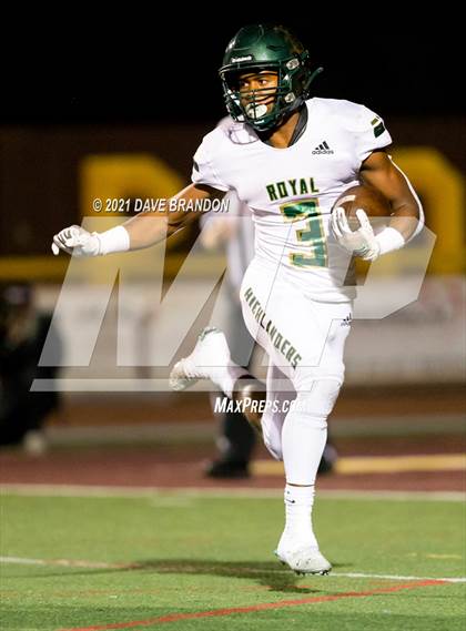 Thumbnail 3 in Royal @ Simi Valley photogallery.