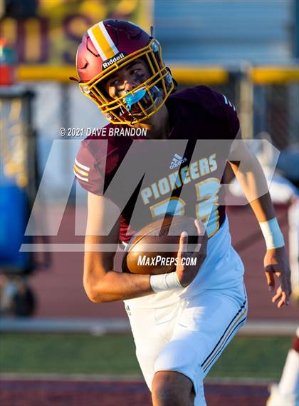 Thumbnail 1 in Royal @ Simi Valley photogallery.