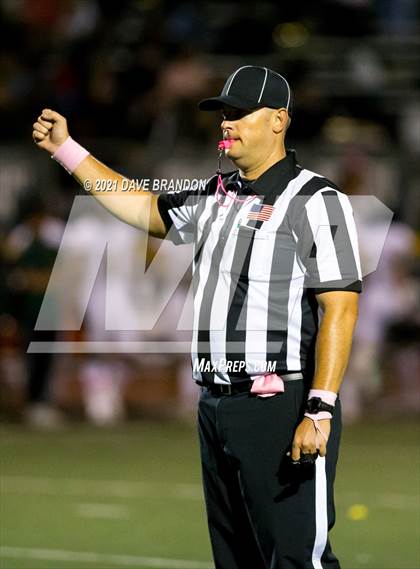 Thumbnail 2 in Royal @ Simi Valley photogallery.