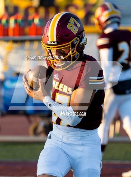 Thumbnail 2 in Royal @ Simi Valley photogallery.