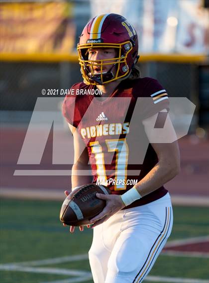 Thumbnail 2 in Royal @ Simi Valley photogallery.