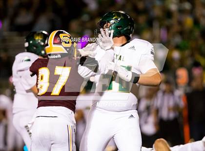 Thumbnail 3 in Royal @ Simi Valley photogallery.