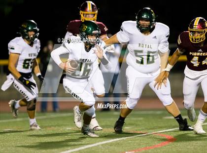 Thumbnail 2 in Royal @ Simi Valley photogallery.