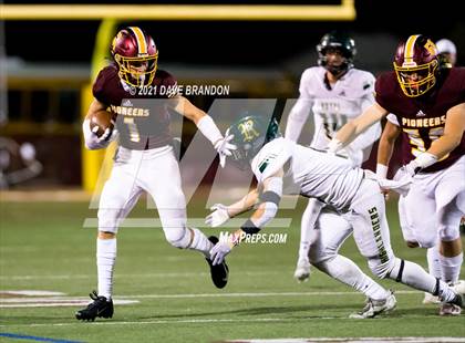 Thumbnail 3 in Royal @ Simi Valley photogallery.
