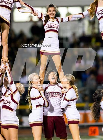Thumbnail 3 in Royal @ Simi Valley photogallery.