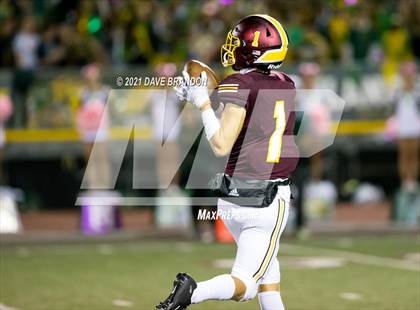 Thumbnail 2 in Royal @ Simi Valley photogallery.