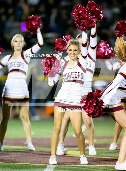 Thumbnail 2 in Royal @ Simi Valley photogallery.