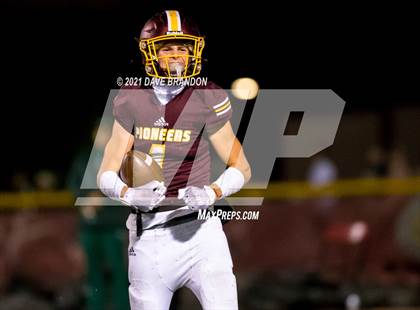 Thumbnail 3 in Royal @ Simi Valley photogallery.