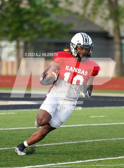 Thumbnail 1 in Kansas vs Missouri All Star Game photogallery.