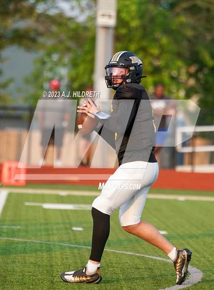 Thumbnail 1 in Kansas vs Missouri All Star Game photogallery.