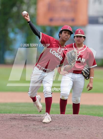 Thumbnail 2 in Carbon vs. Logan (UHSAA 3A Bracket Play) photogallery.